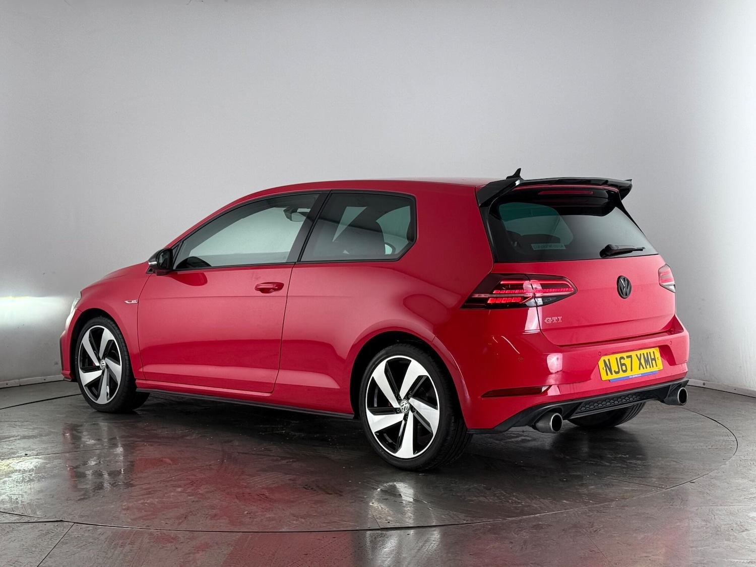 Used Volkswagen Golf 2017 for sale - 77181004: Photo 4