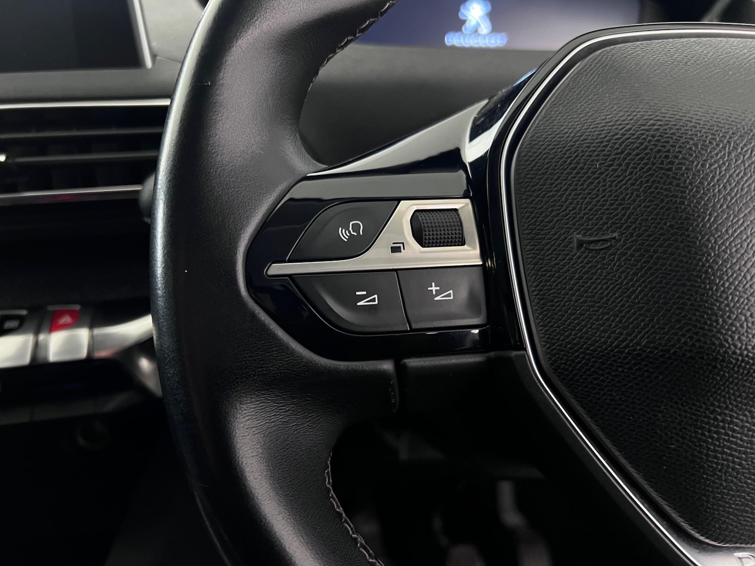 Used Peugeot 5008 2018 for sale - 77216510: Photo 16