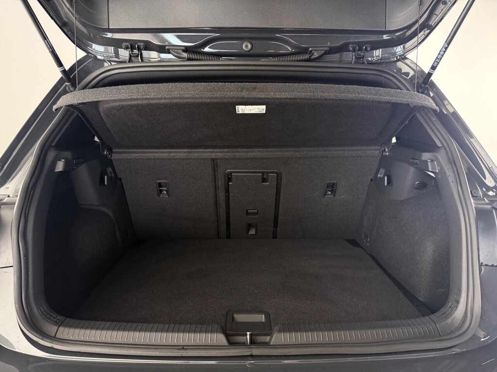 Used Volkswagen Golf 2024 for sale - 76086421: Photo 11