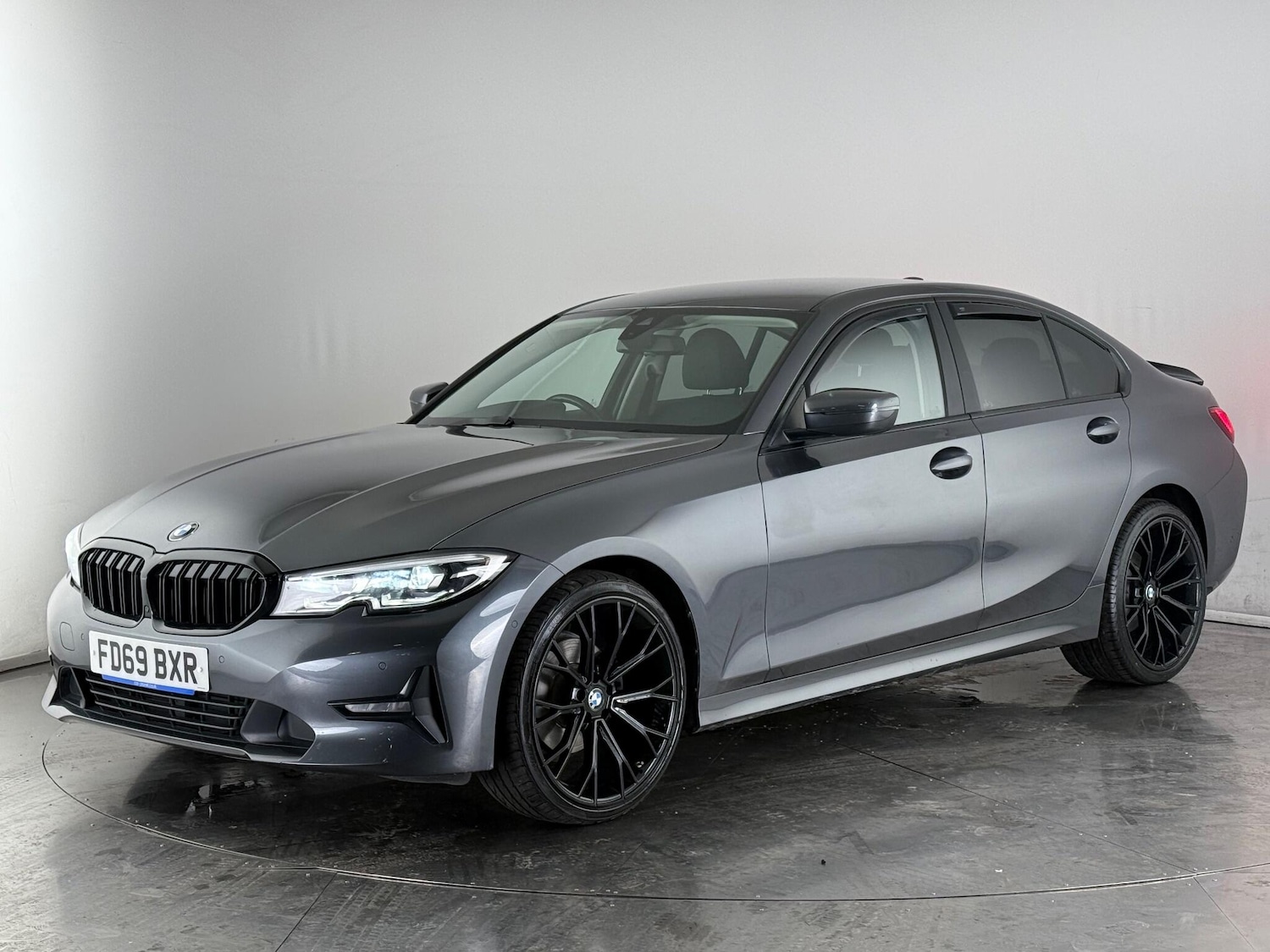 Used BMW 3 Series 2019 for sale - 77243487: Photo 2