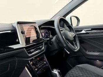 Used Volkswagen T-Roc 2023 for sale - 78574277: Photo