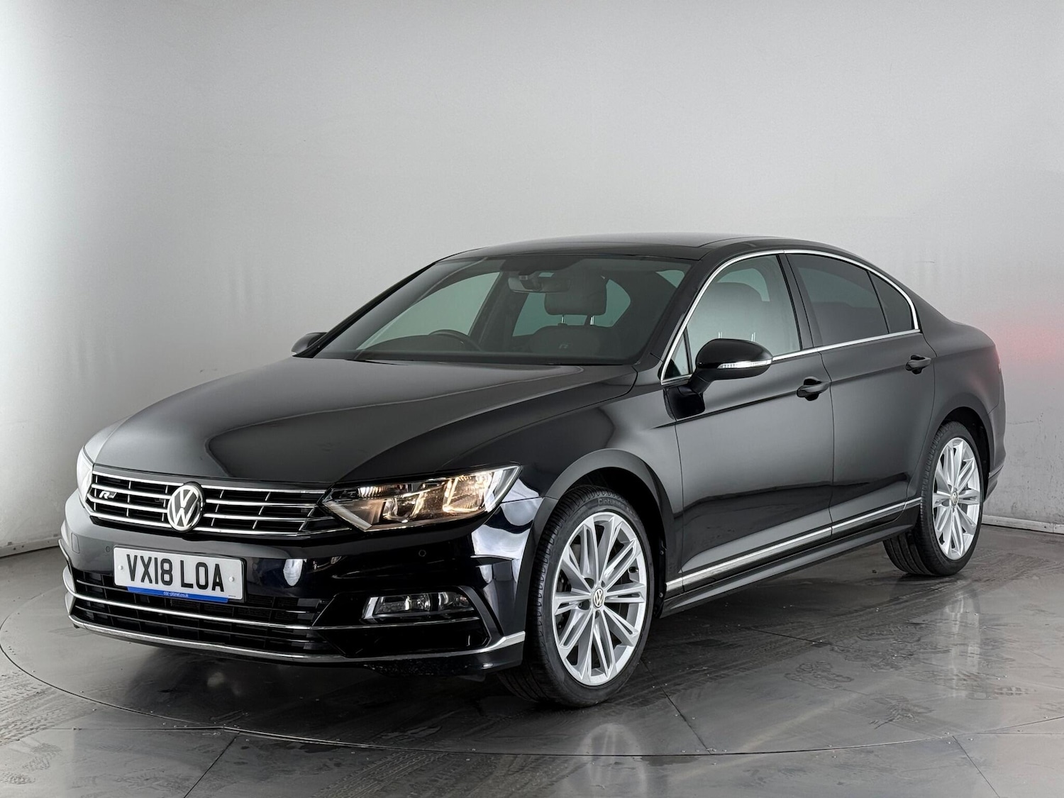 Used Volkswagen Passat 2018 for sale - 76468147: Photo 3