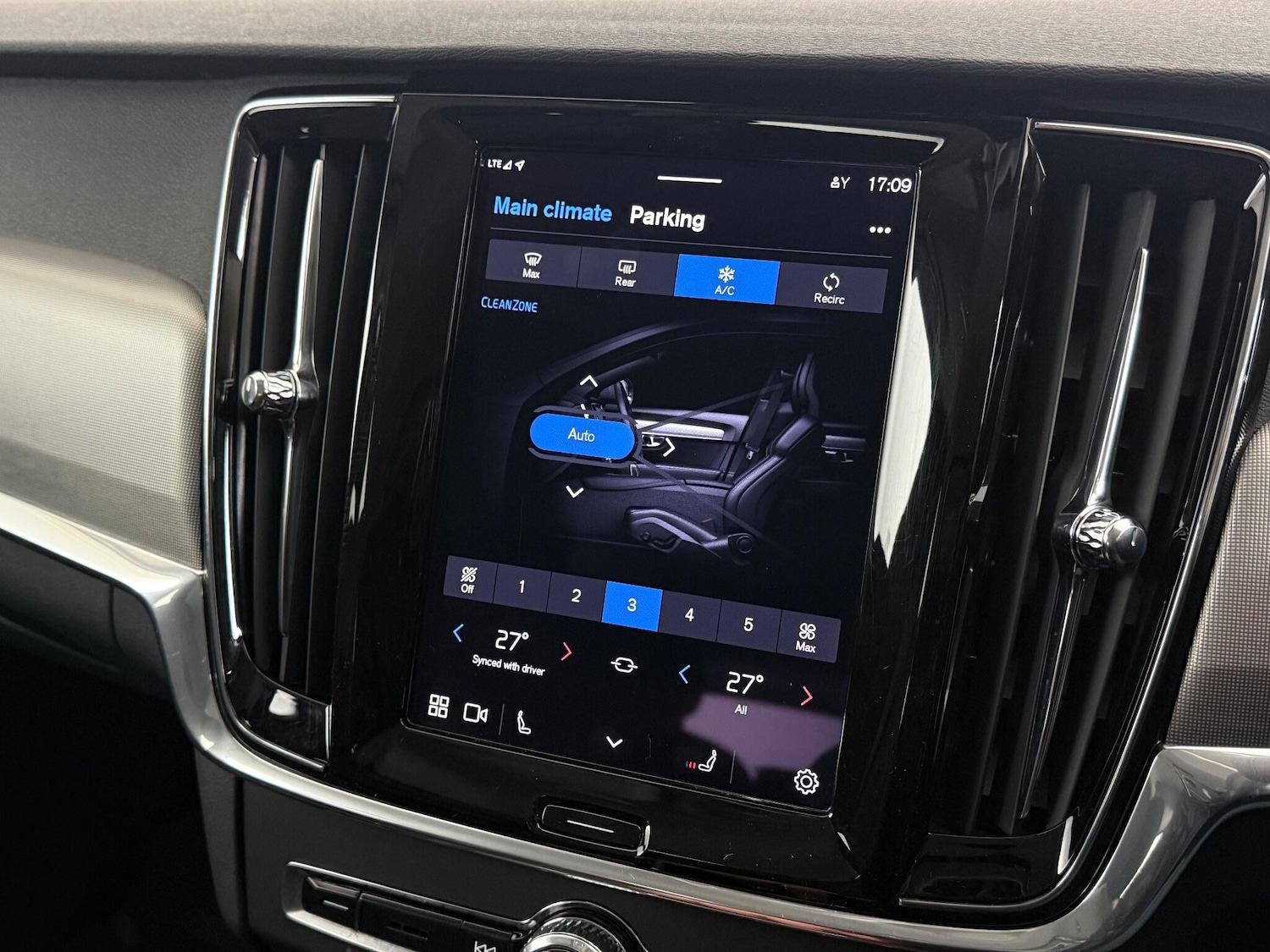 Used Volvo V90 Cross Country 2022 for sale - 77222567: Photo 22