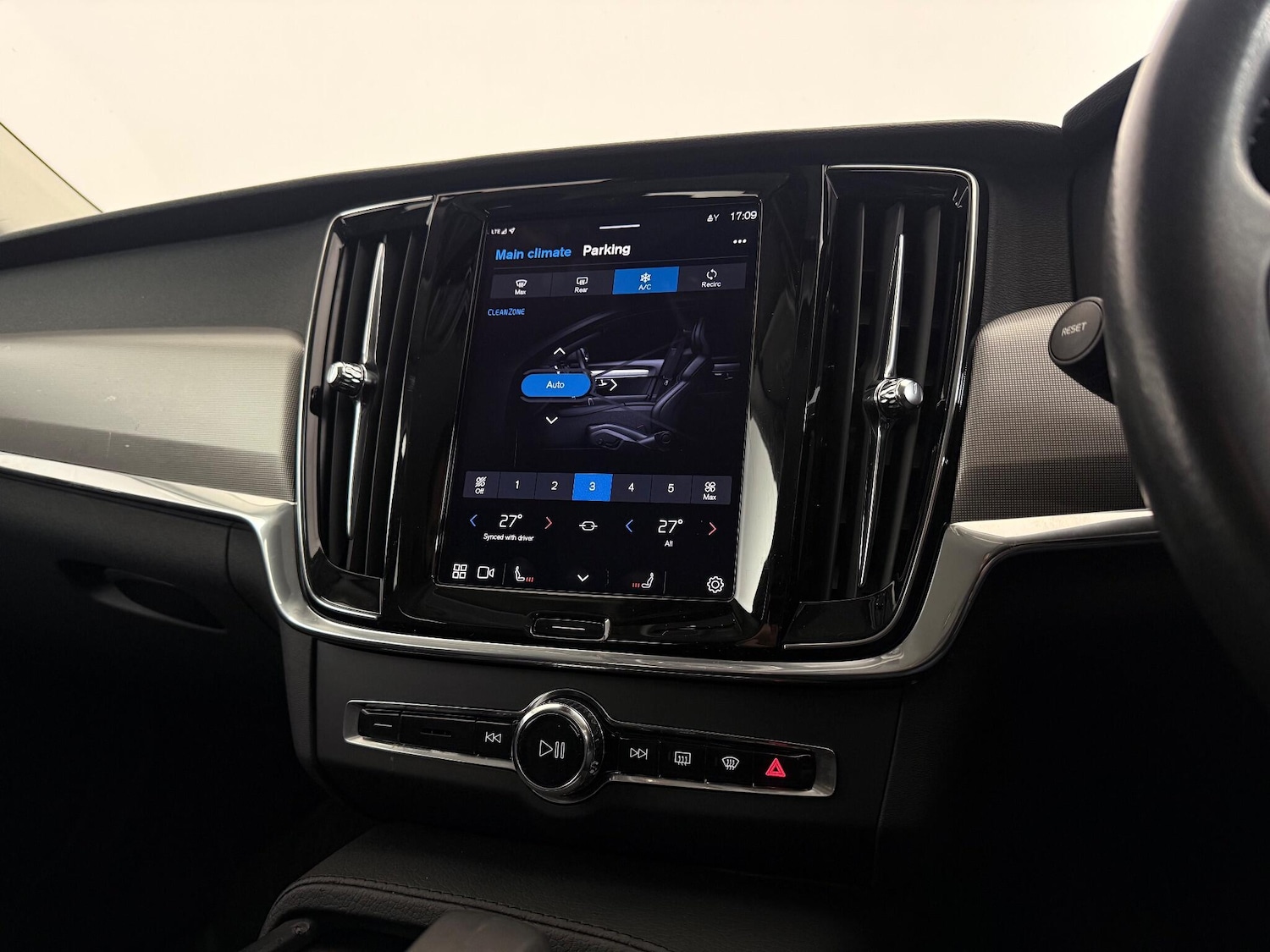 Used Volvo V90 Cross Country 2022 for sale - 77222567: Photo 30