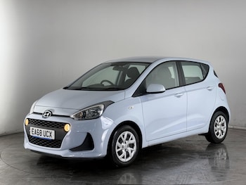 Used Hyundai i10 2018 for sale - 76468602: Photo