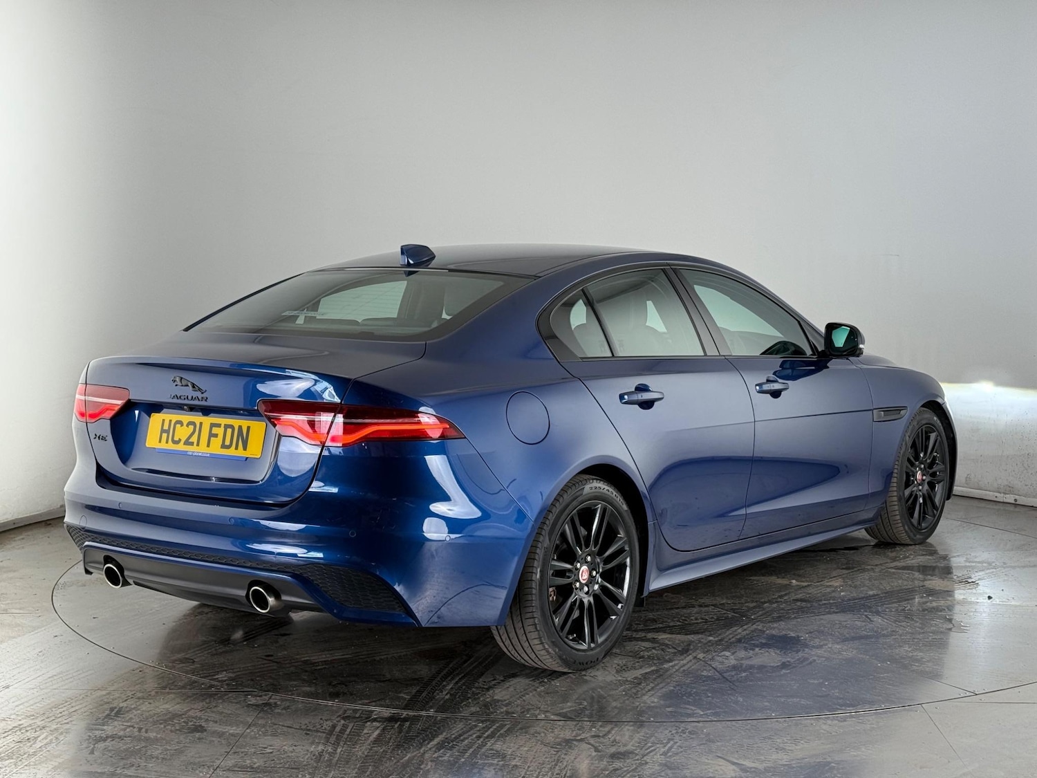 Used Jaguar XE 2021 for sale - 77243955: Photo 4