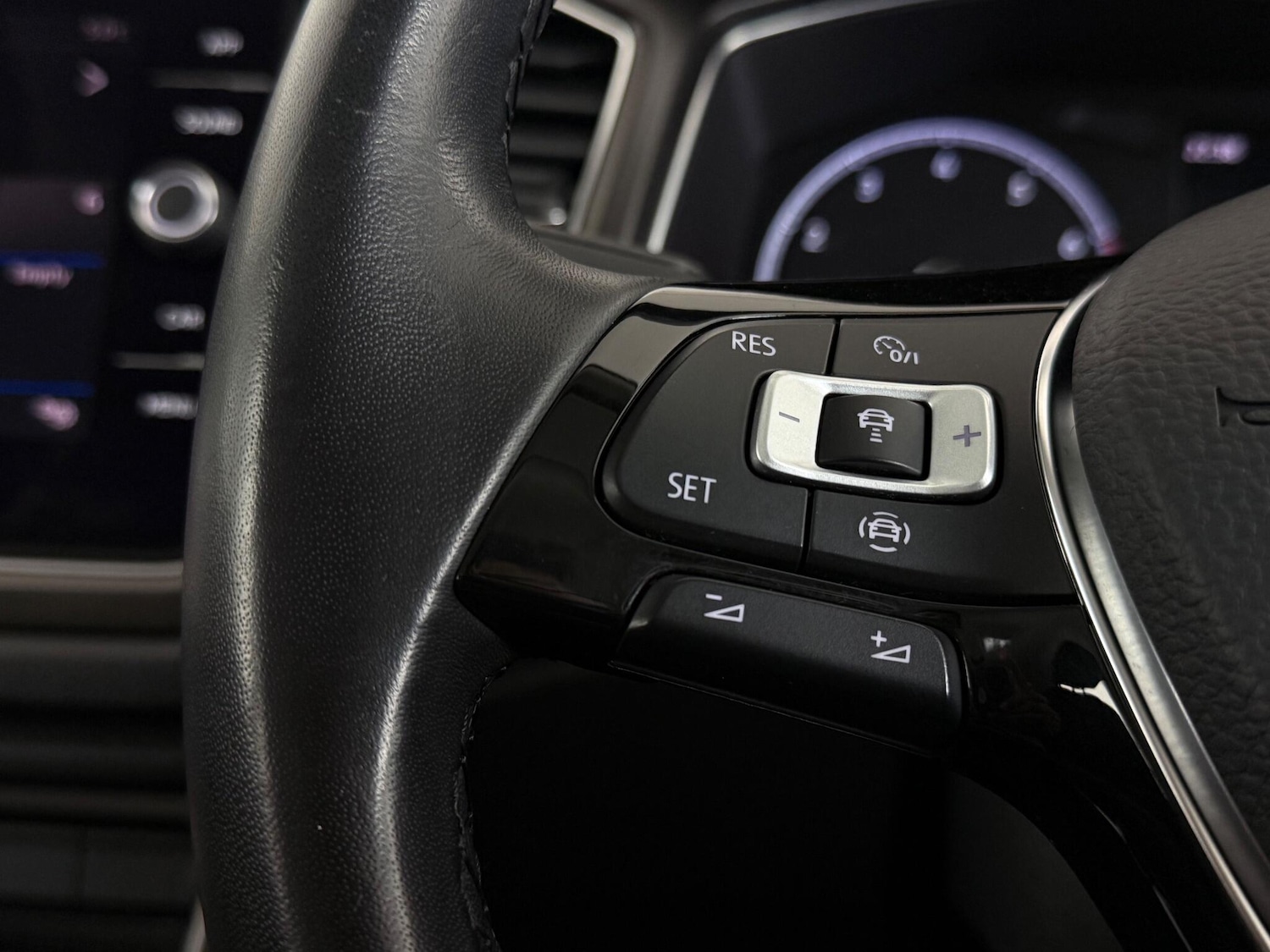 Used Volkswagen T-Roc 2019 for sale - 76620070: Photo 22