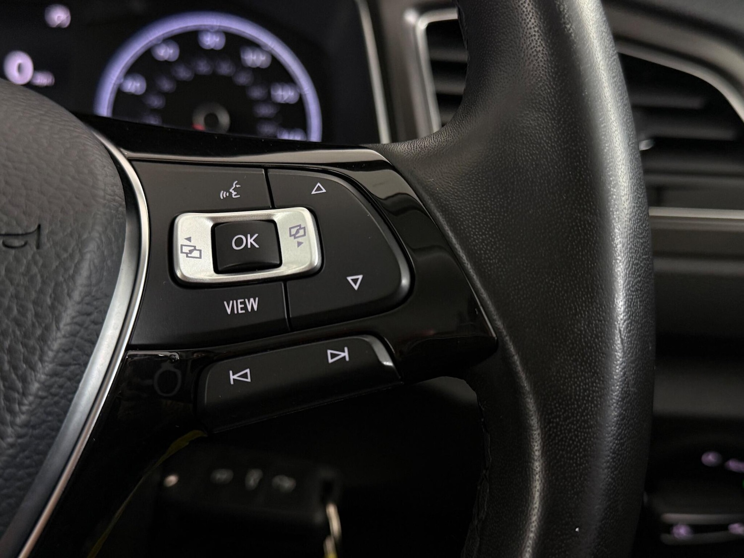 Used Volkswagen T-Roc 2019 for sale - 76620070: Photo 23