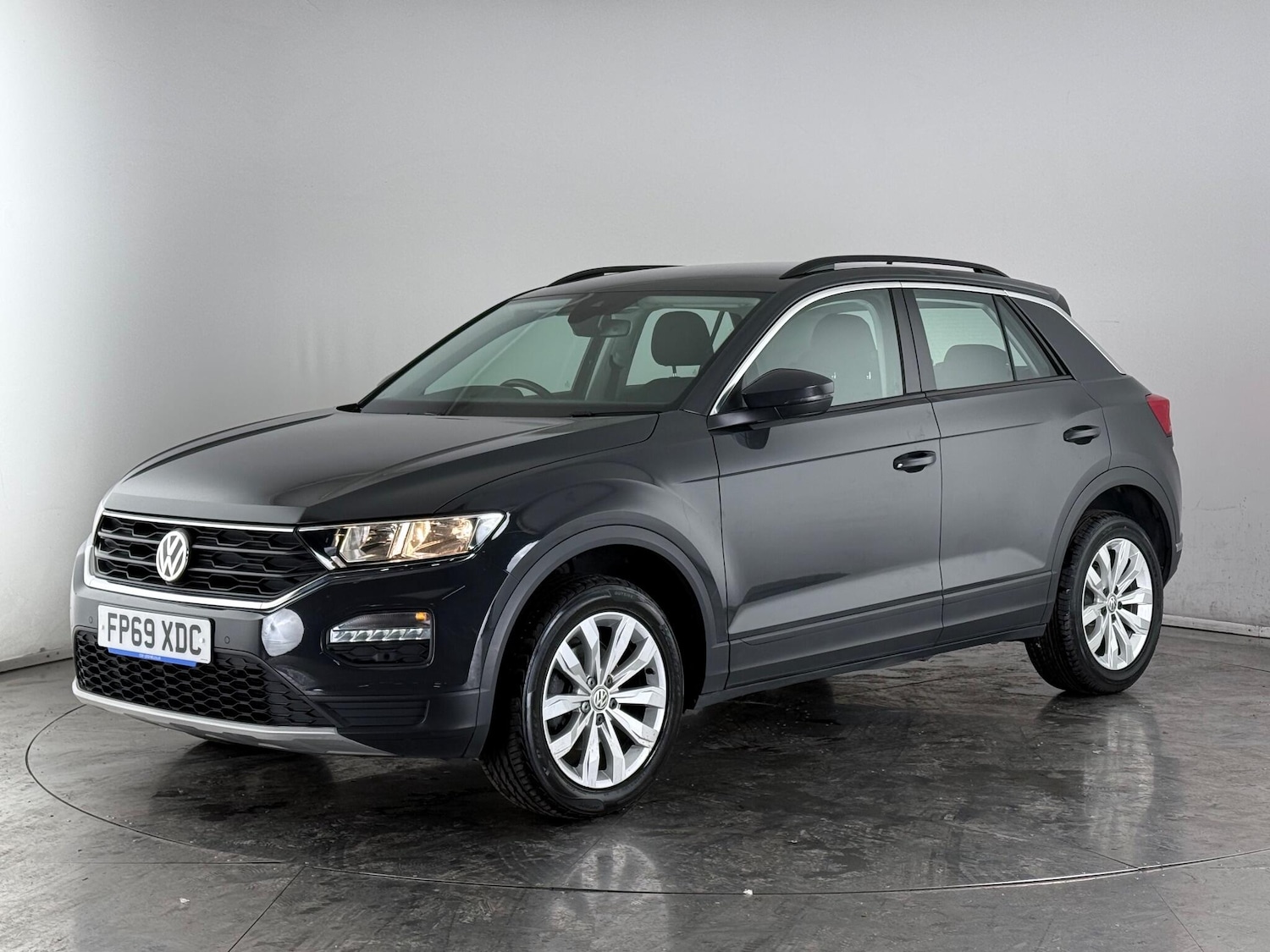 Used Volkswagen T-Roc 2019 for sale - 76620070: Photo 4