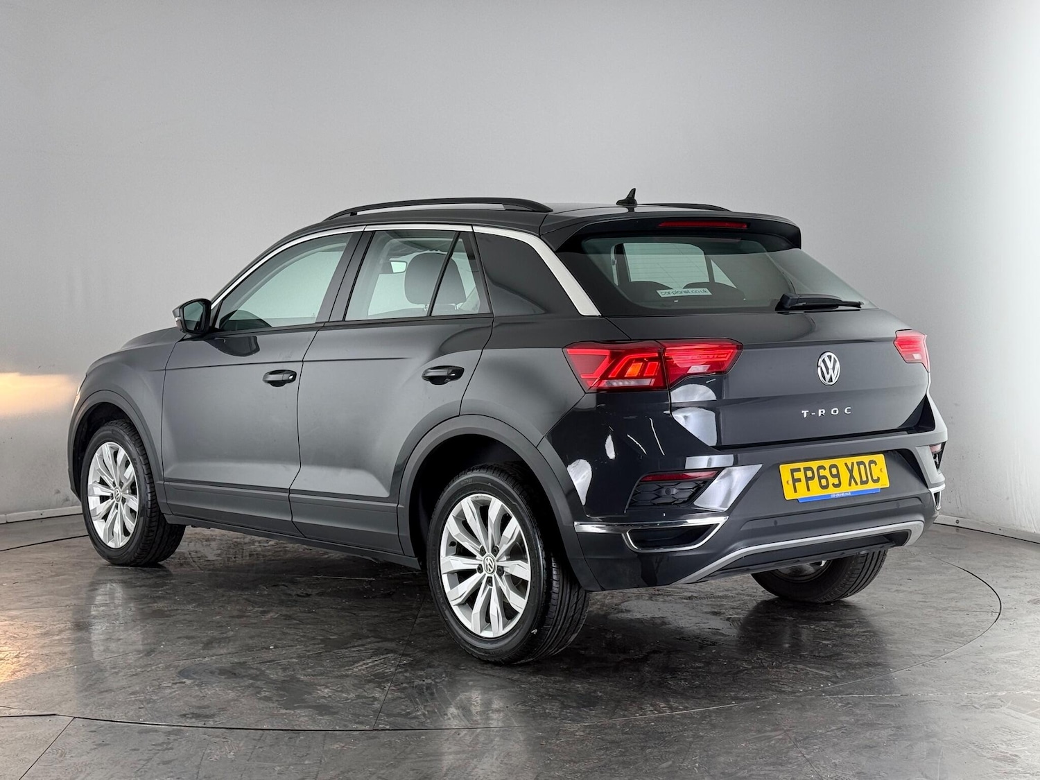 Used Volkswagen T-Roc 2019 for sale - 76620070: Photo 5
