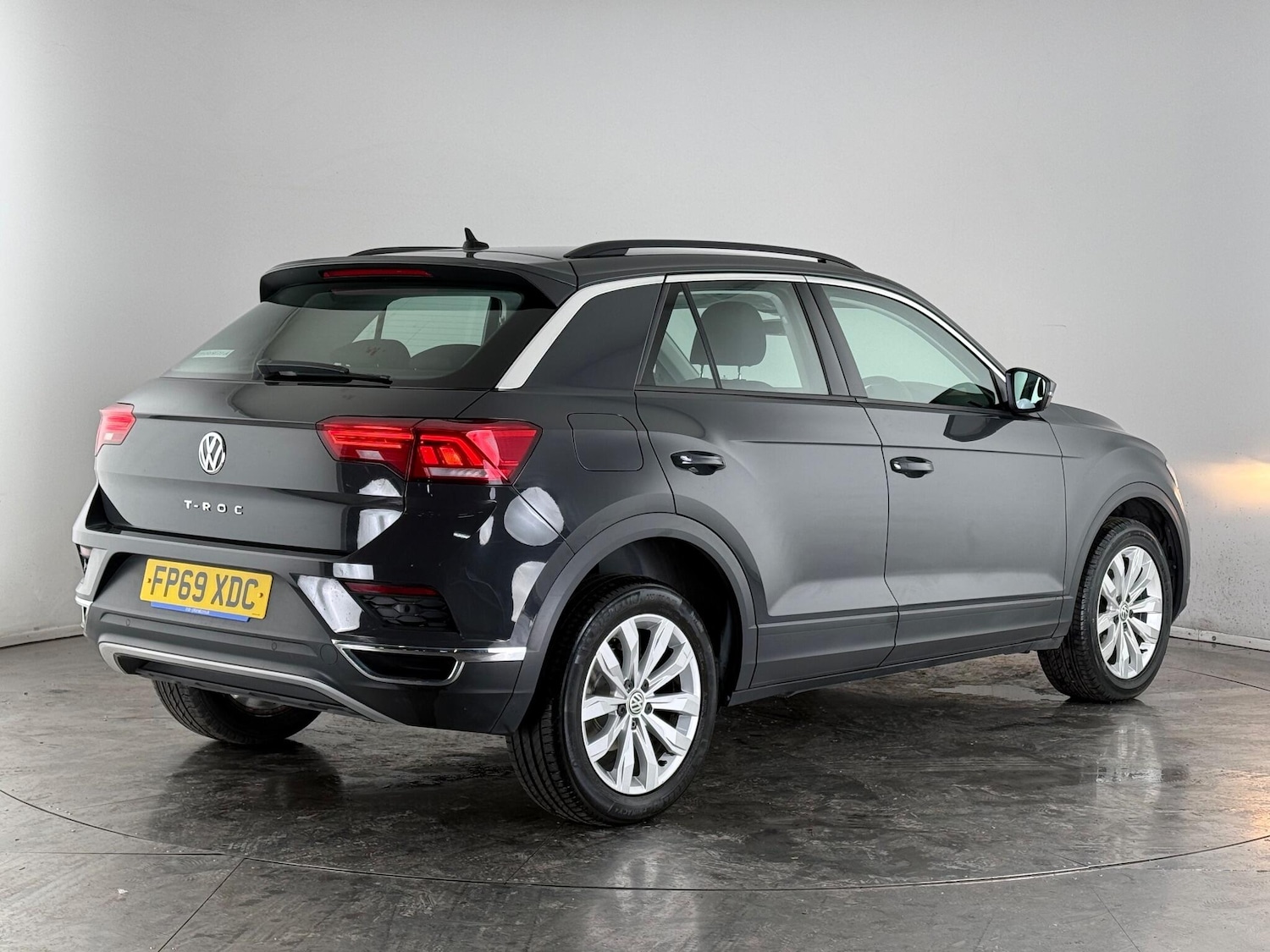 Used Volkswagen T-Roc 2019 for sale - 76620070: Photo 7
