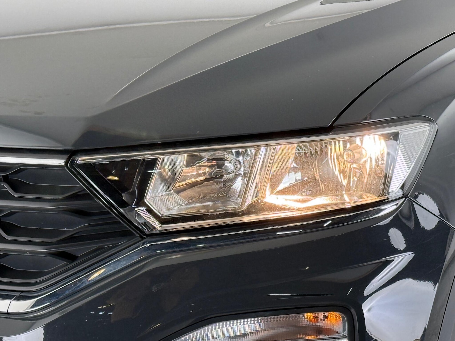 Used Volkswagen T-Roc 2019 for sale - 76620070: Photo 9