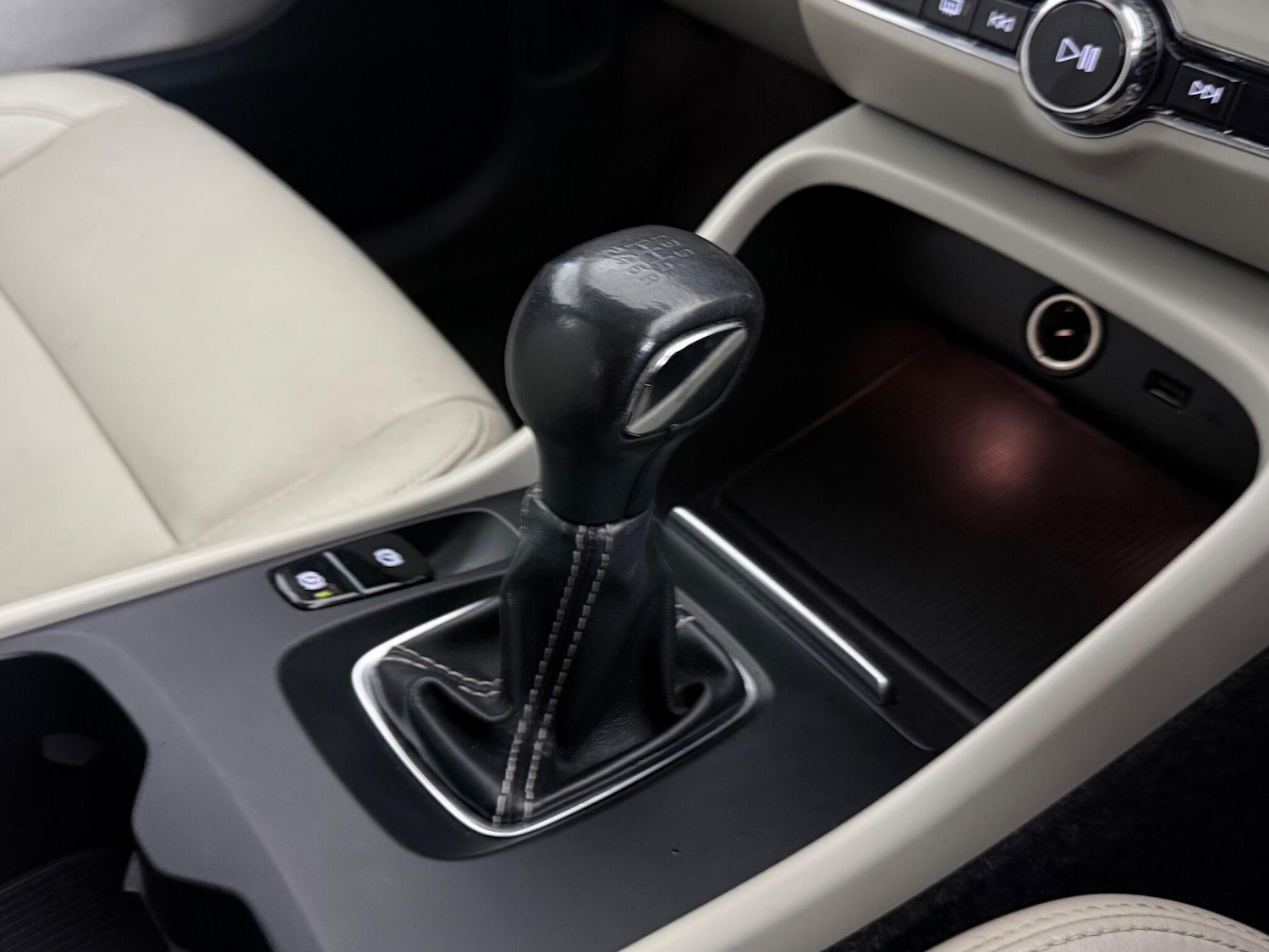 Used Volvo XC40 2019 for sale - 77221552: Photo 38