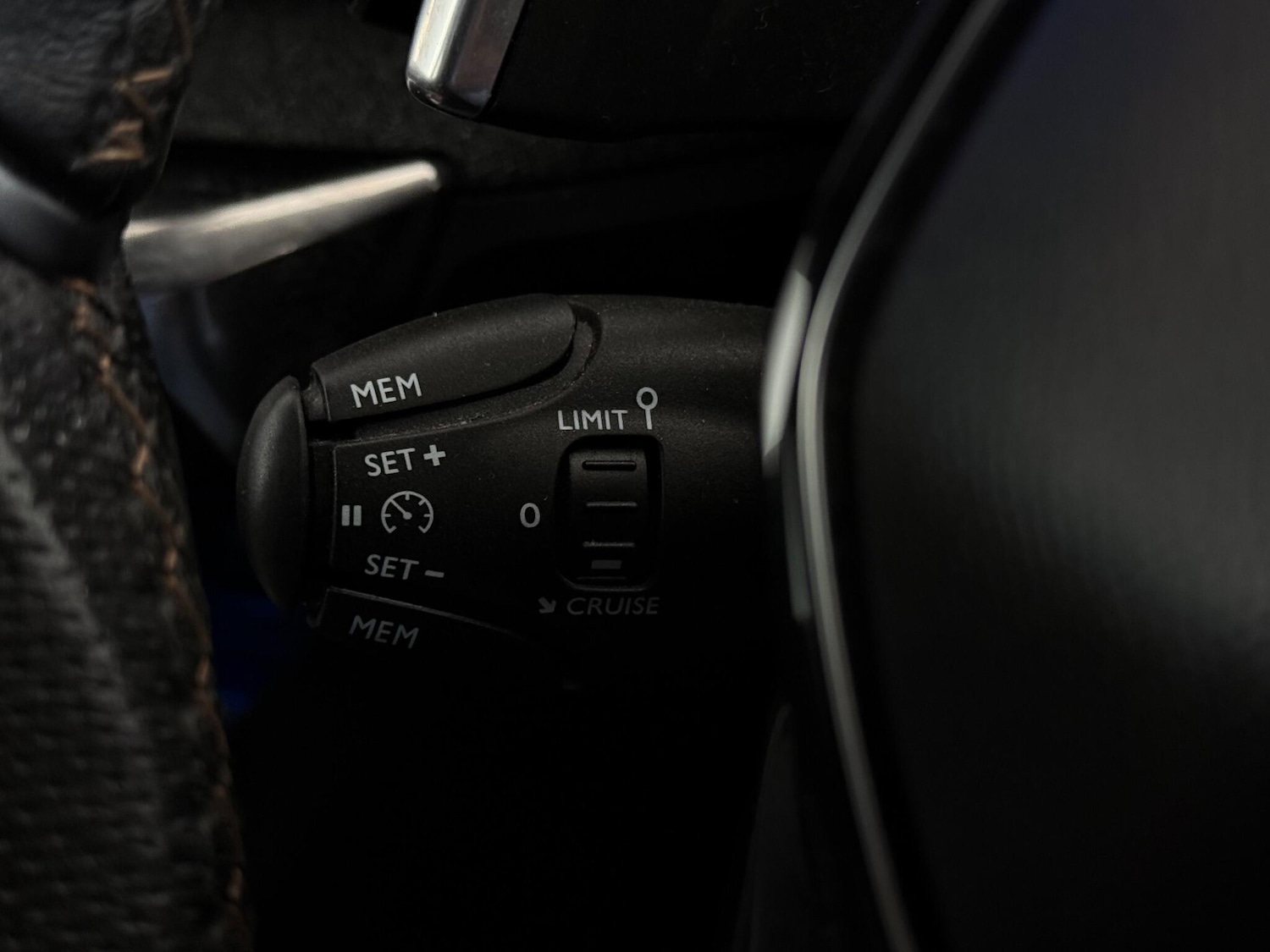 Used Peugeot 3008 2017 for sale - 77243123: Photo 17