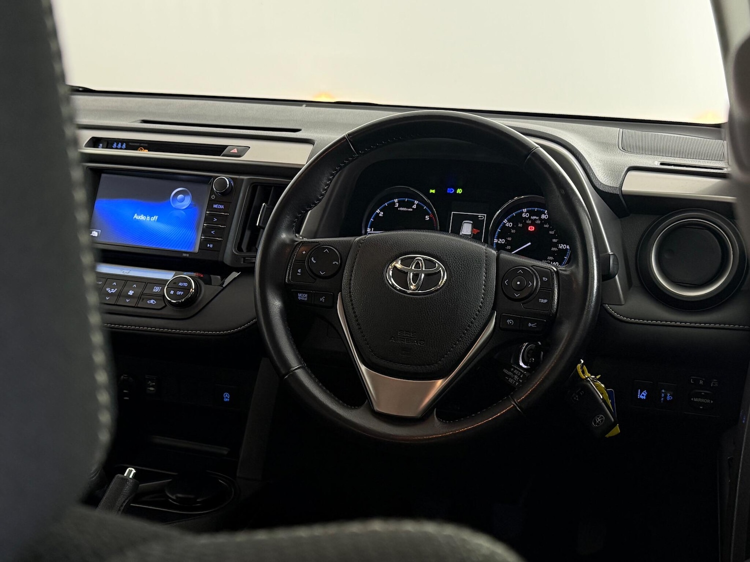 Used Toyota RAV4 2017 for sale - 77243679: Photo 17