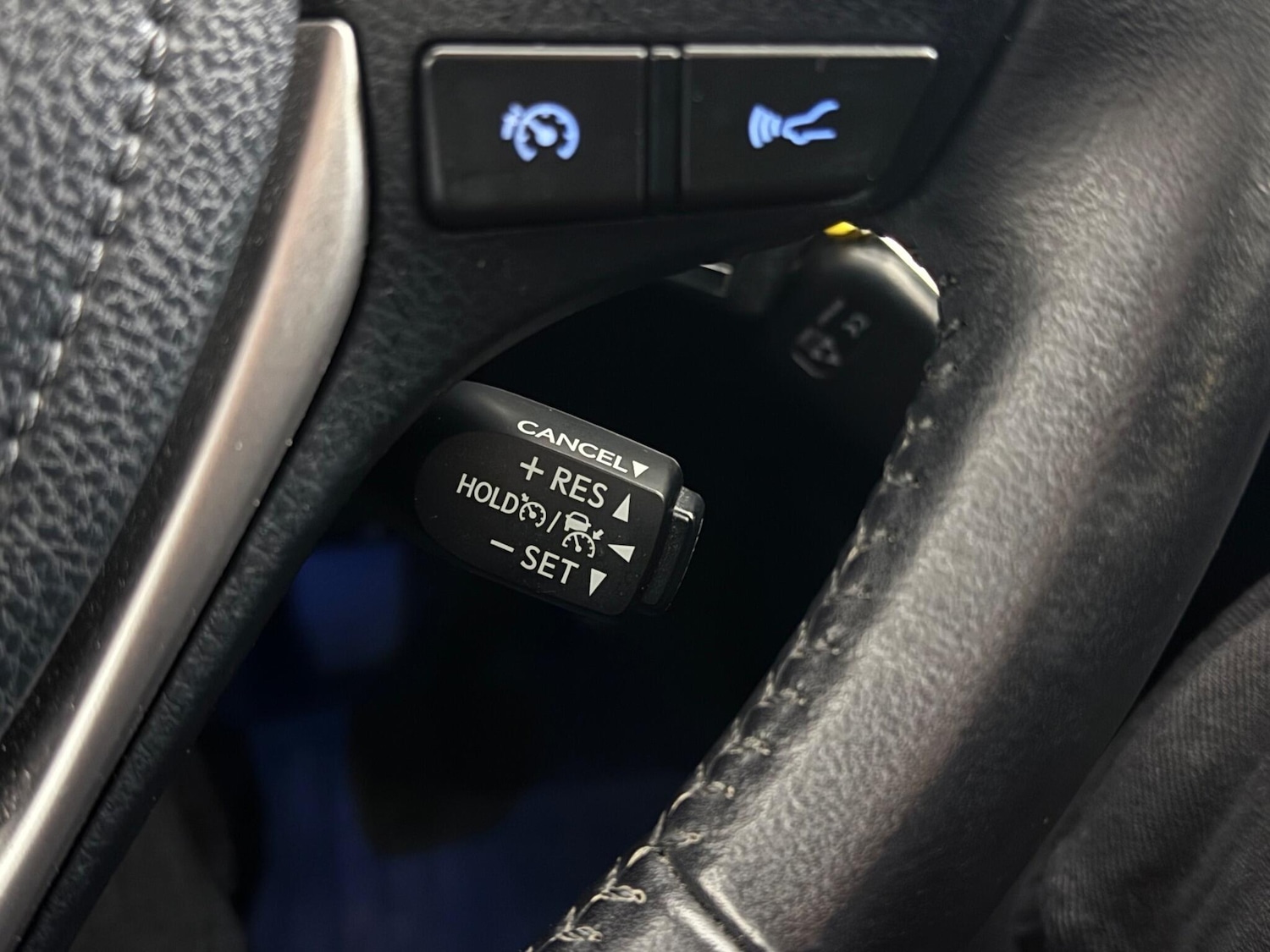 Used Toyota RAV4 2017 for sale - 77243679: Photo 21