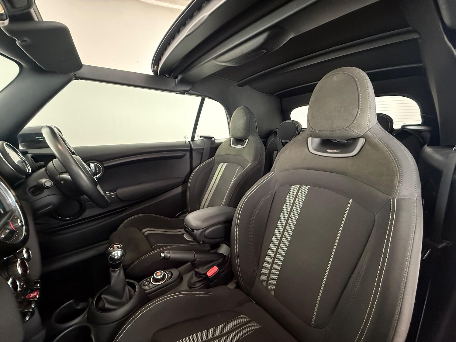 Used MINI Convertible 2019 for sale - 76468109: Photo 18