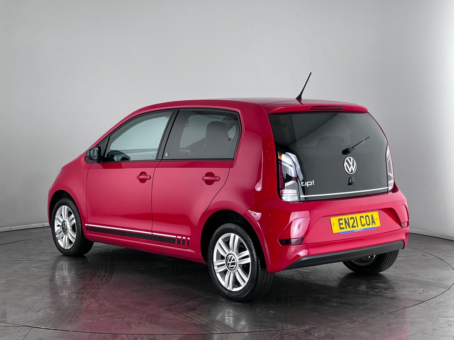 Used Volkswagen up! 2021 for sale - 77244107: Photo 3