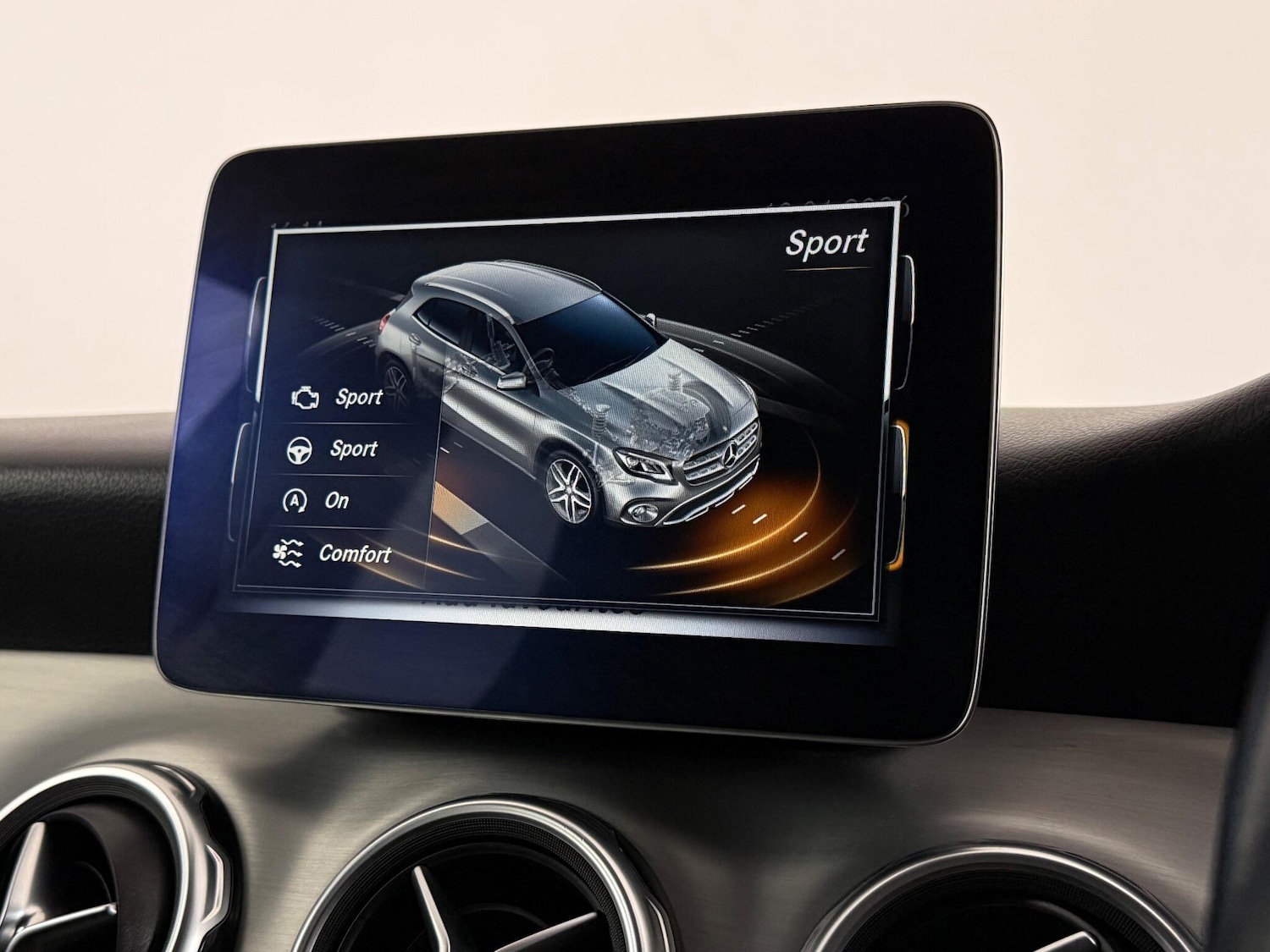 Used Mercedes-Benz GLA 2019 for sale - 77162865: Photo 32