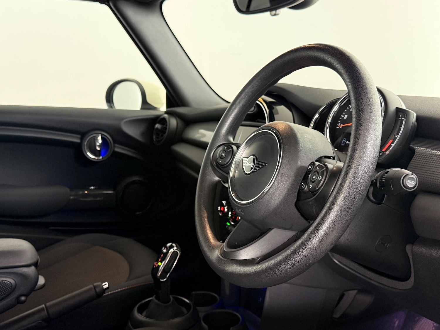 Used MINI Convertible 2020 for sale - 76865375: Photo 19