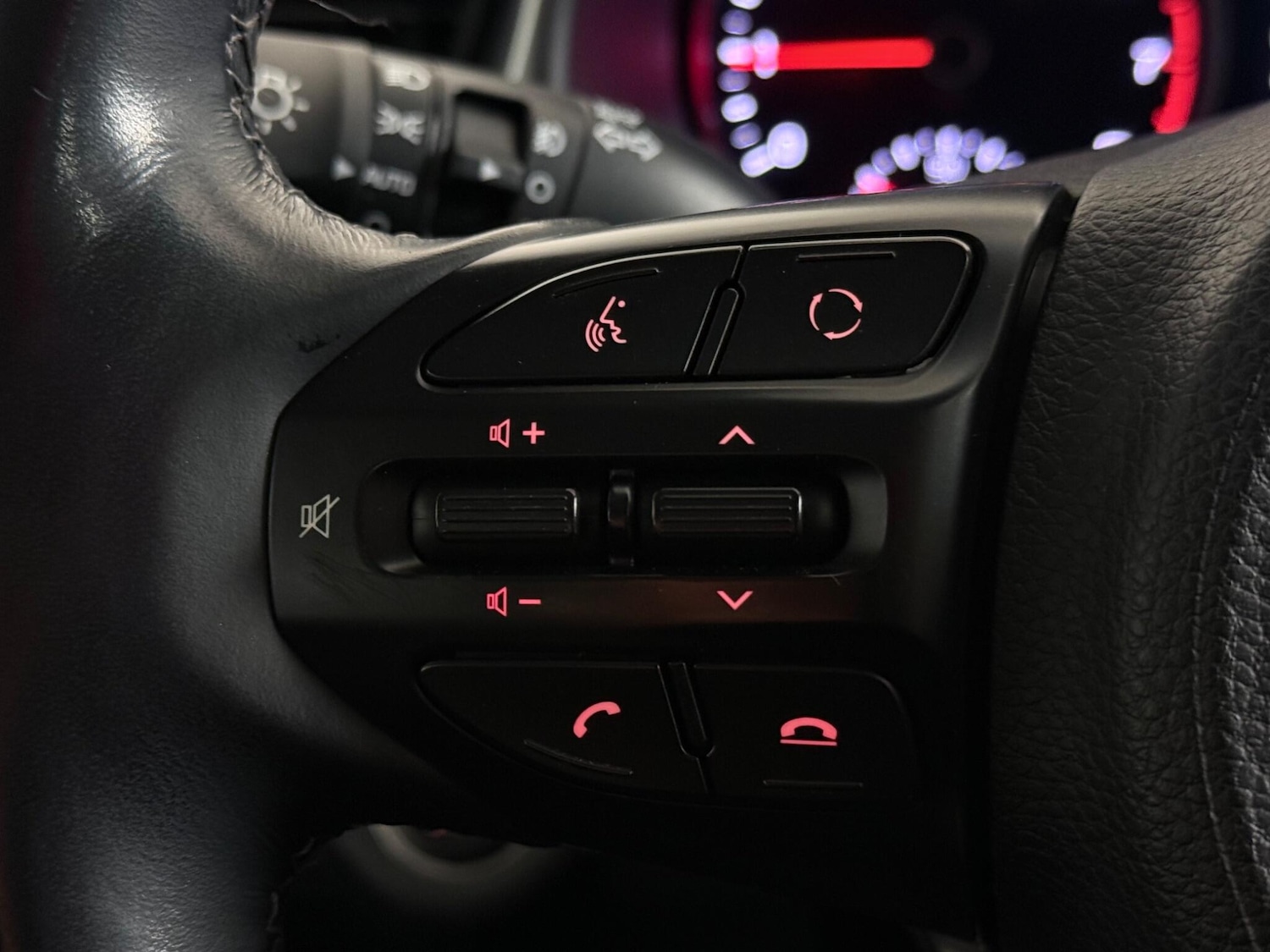 Used Kia Stonic 2019 for sale - 77591195: Photo 17