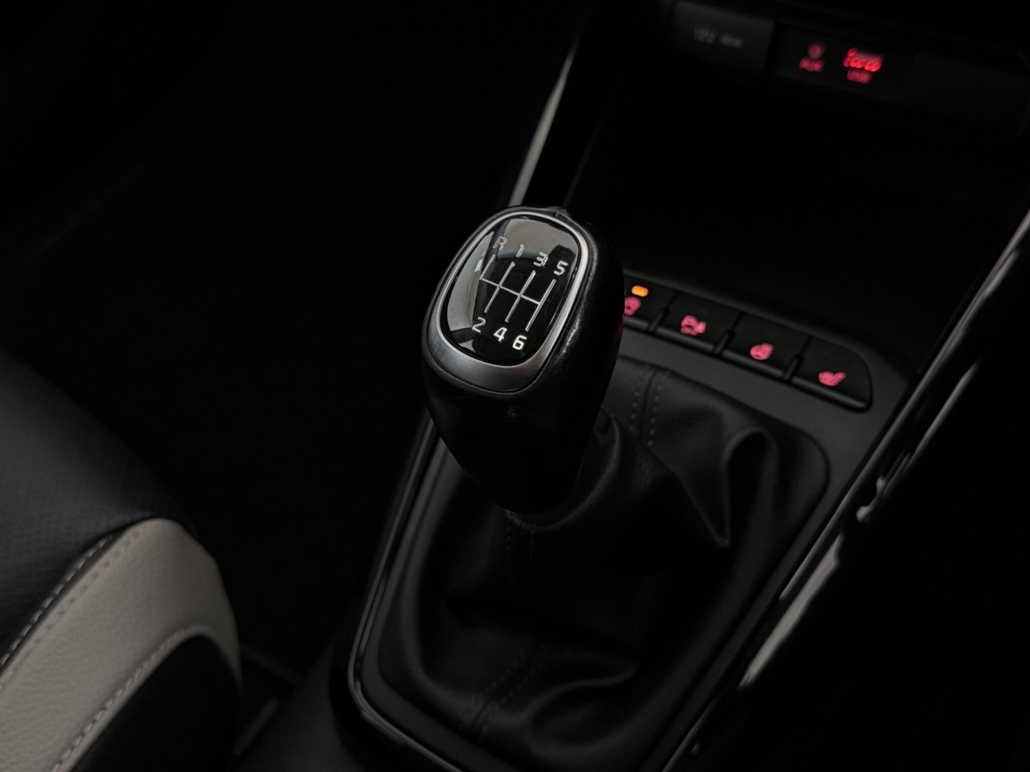 Used Kia Stonic 2019 for sale - 77591195: Photo 31