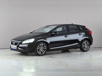 Used Volvo V40 2018 for sale - 78132075: Photo