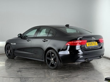 Used Jaguar XE 2019 for sale - 75801162: Photo