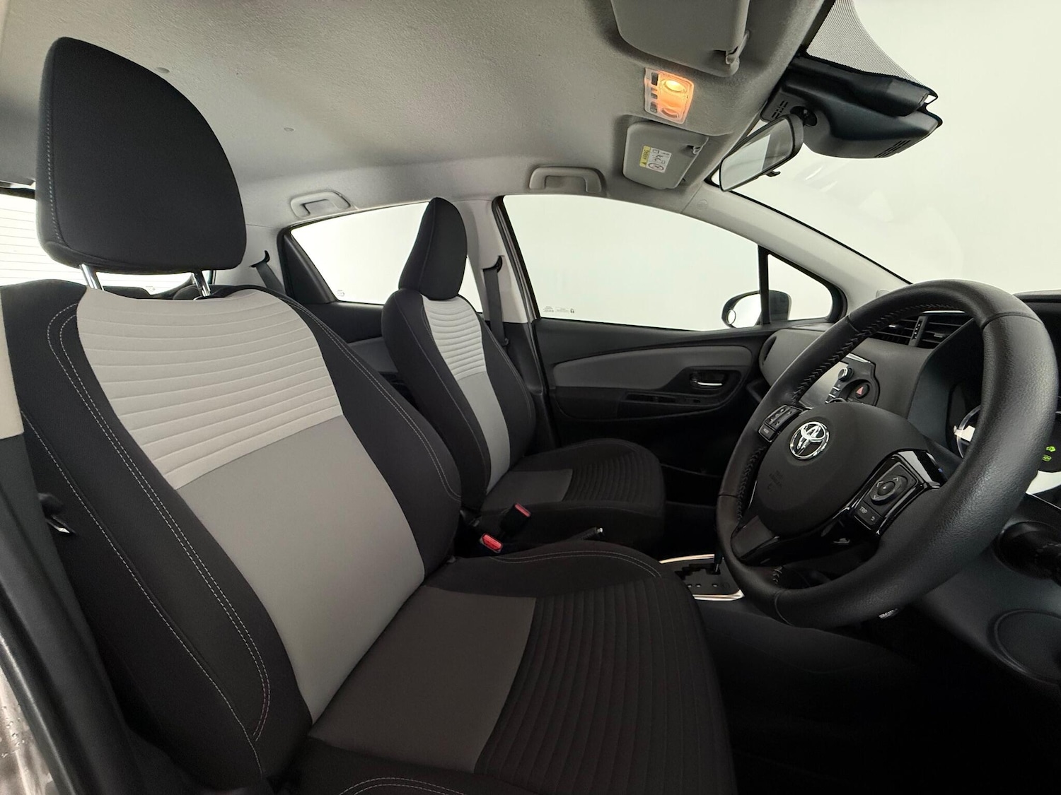 Used Toyota Yaris 2018 for sale - 76549894: Photo 16