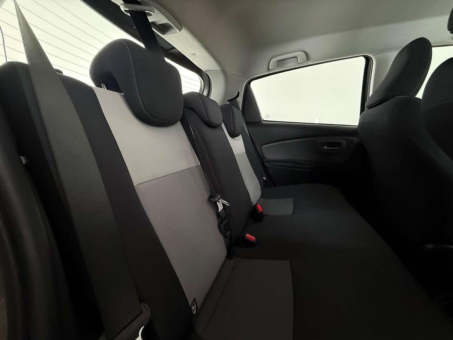 Used Toyota Yaris 2018 for sale - 76549894: Photo 19