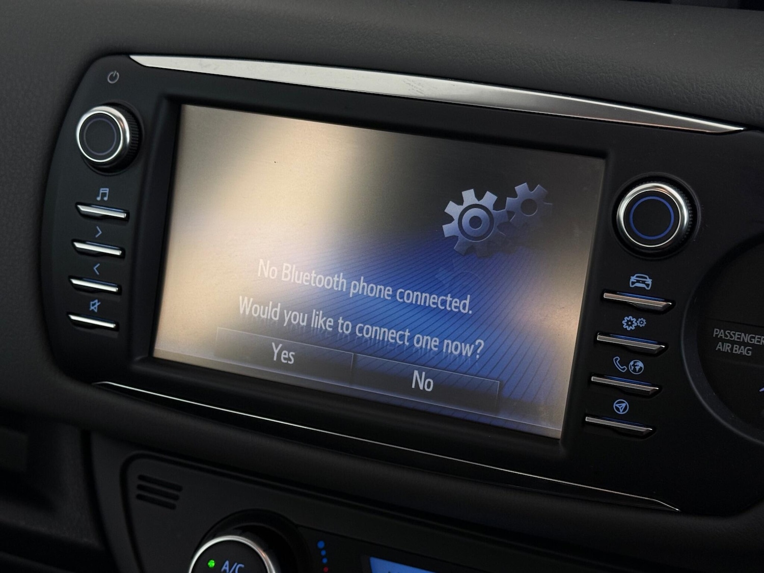 Used Toyota Yaris 2018 for sale - 76549894: Photo 35