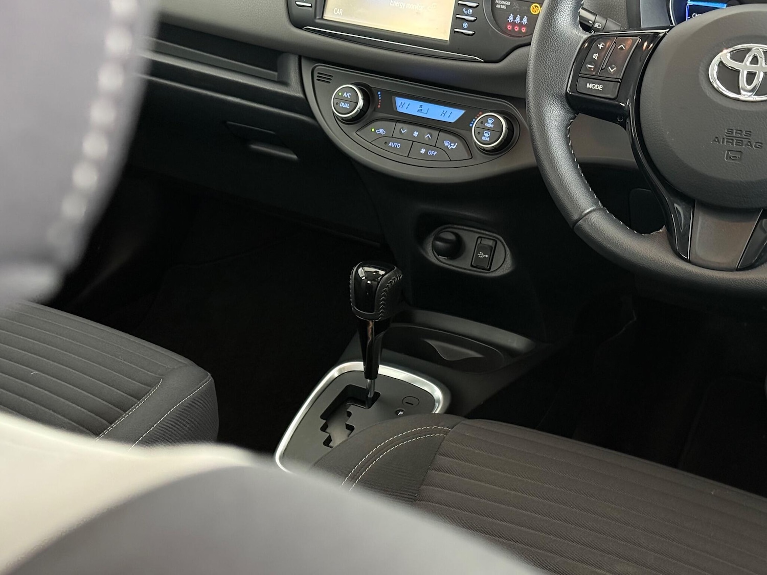 Used Toyota Yaris 2018 for sale - 76549894: Photo 38