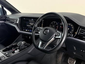 Used Volkswagen Touareg 2019 for sale - 79133088: Photo
