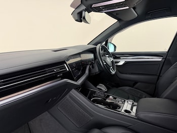 Used Volkswagen Touareg 2019 for sale - 79133088: Photo