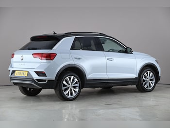 Used Volkswagen T-Roc 2019 for sale - 78232219: Photo