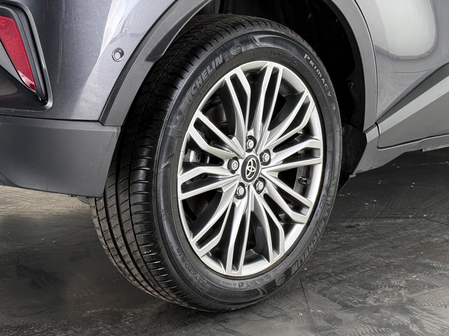 Used Toyota C-HR 2023 for sale - 76752849: Photo 11