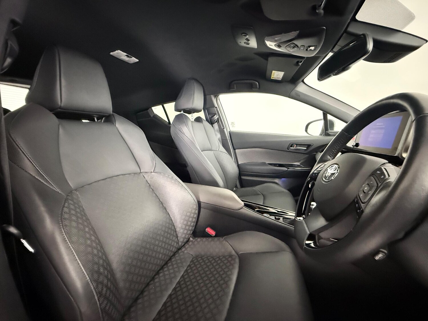 Used Toyota C-HR 2023 for sale - 76752849: Photo 15