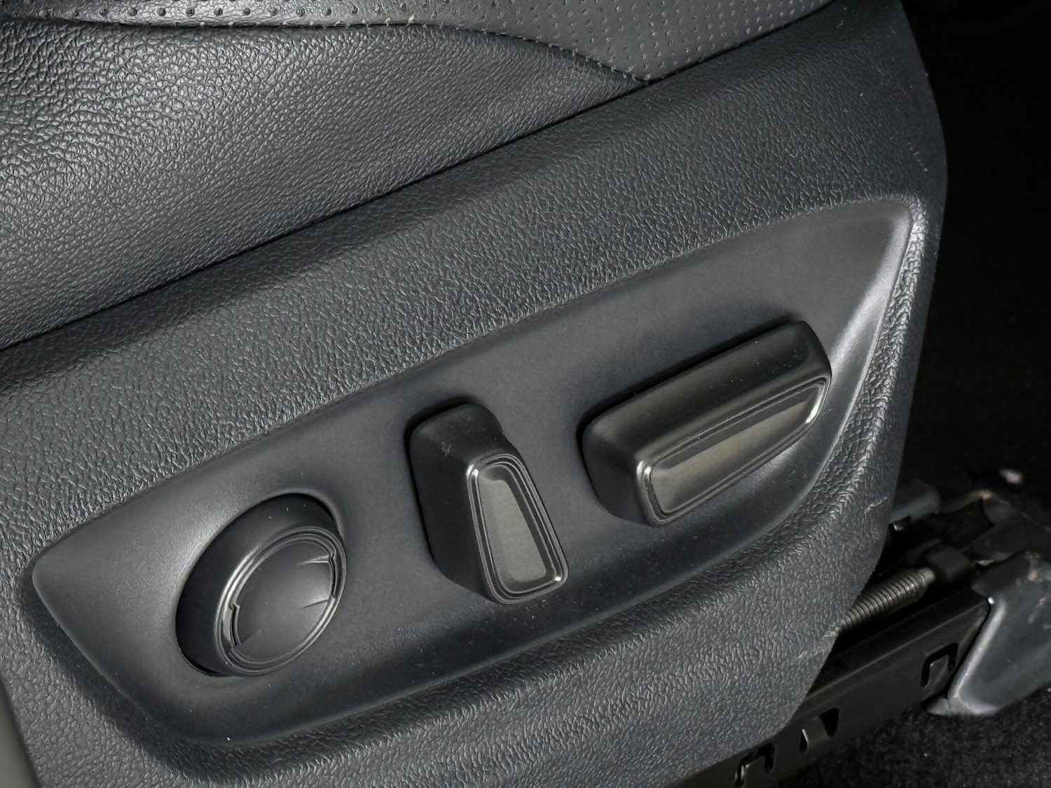 Used Toyota C-HR 2023 for sale - 76752849: Photo 16