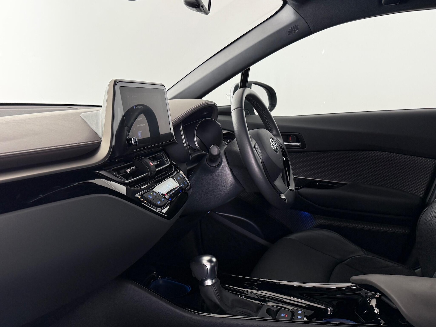 Used Toyota C-HR 2023 for sale - 76752849: Photo 17