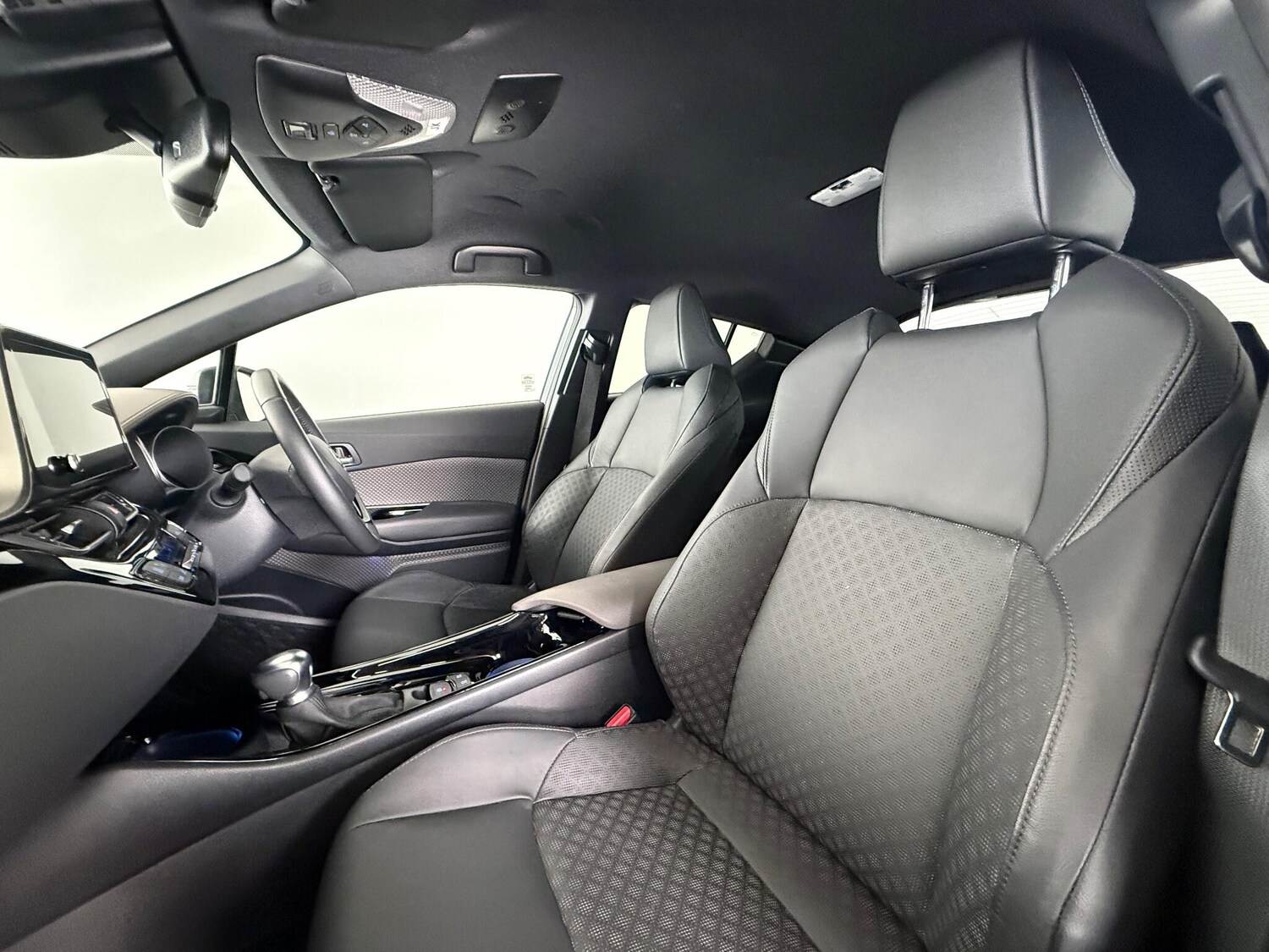 Used Toyota C-HR 2023 for sale - 76752849: Photo 18