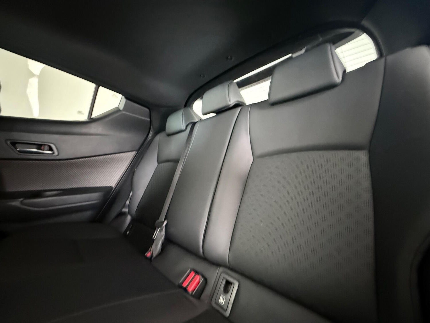 Used Toyota C-HR 2023 for sale - 76752849: Photo 19