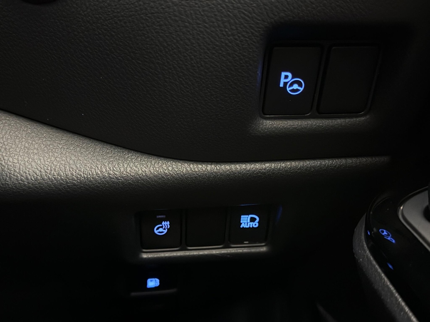 Used Toyota C-HR 2023 for sale - 76752849: Photo 27