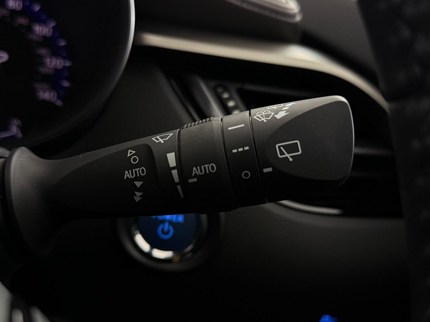 Used Toyota C-HR 2023 for sale - 76752849: Photo 28