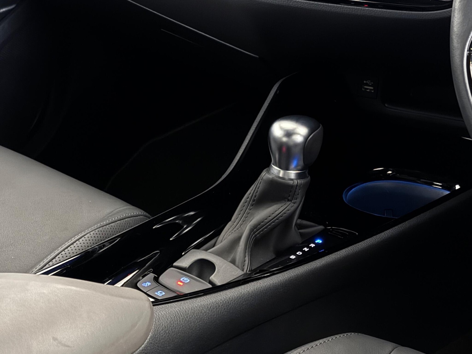 Used Toyota C-HR 2023 for sale - 76752849: Photo 40