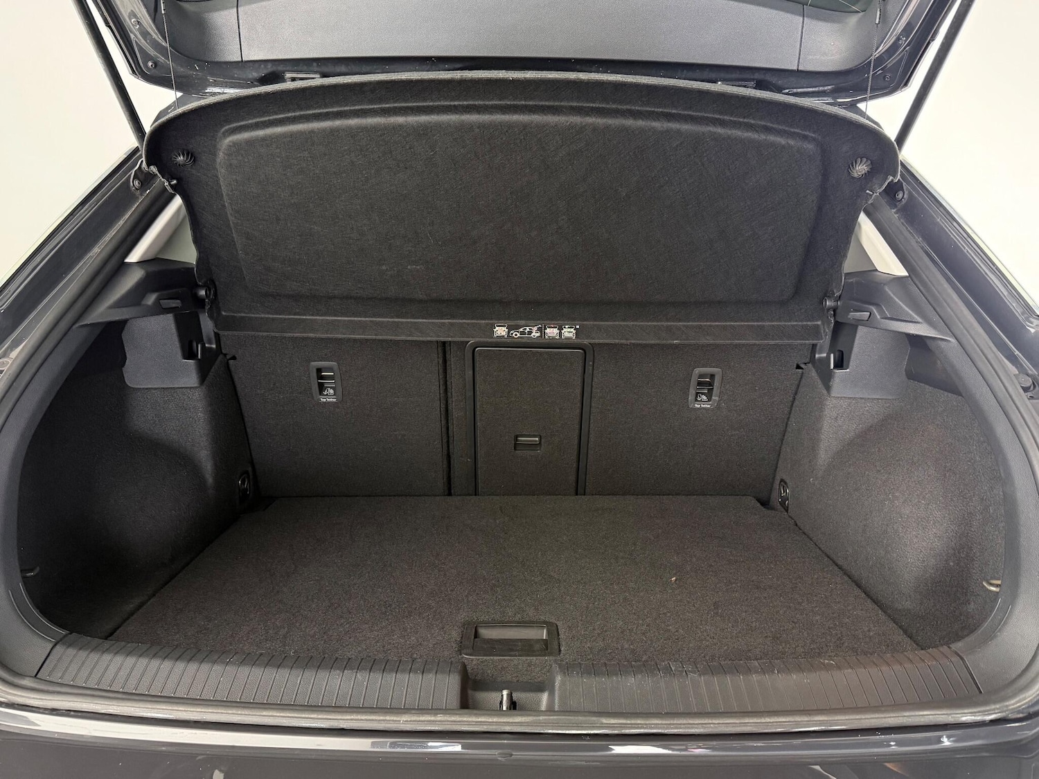 Used Volkswagen T-Roc 2020 for sale - 76468638: Photo 10