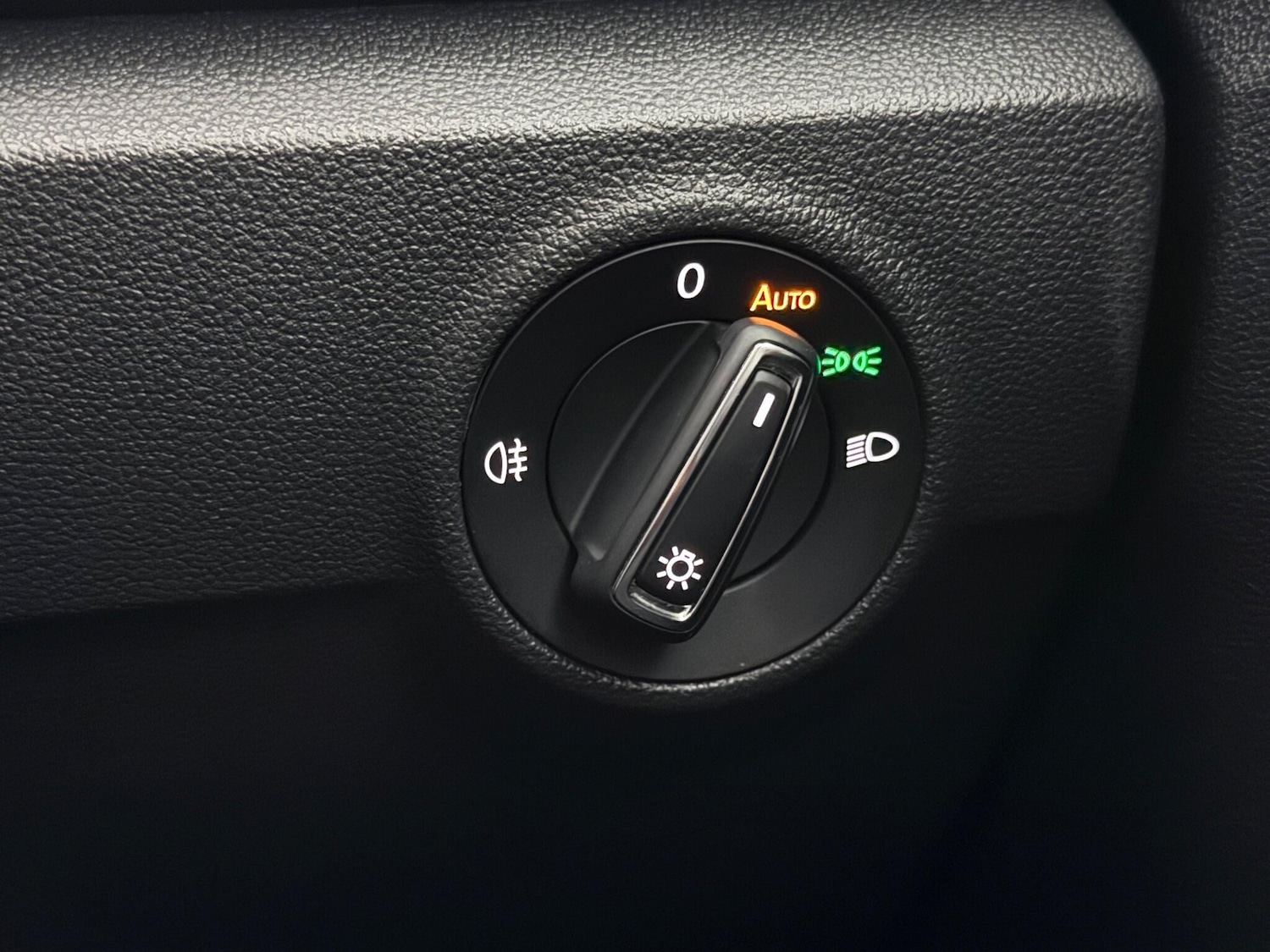 Used Volkswagen T-Roc 2020 for sale - 76468638: Photo 23