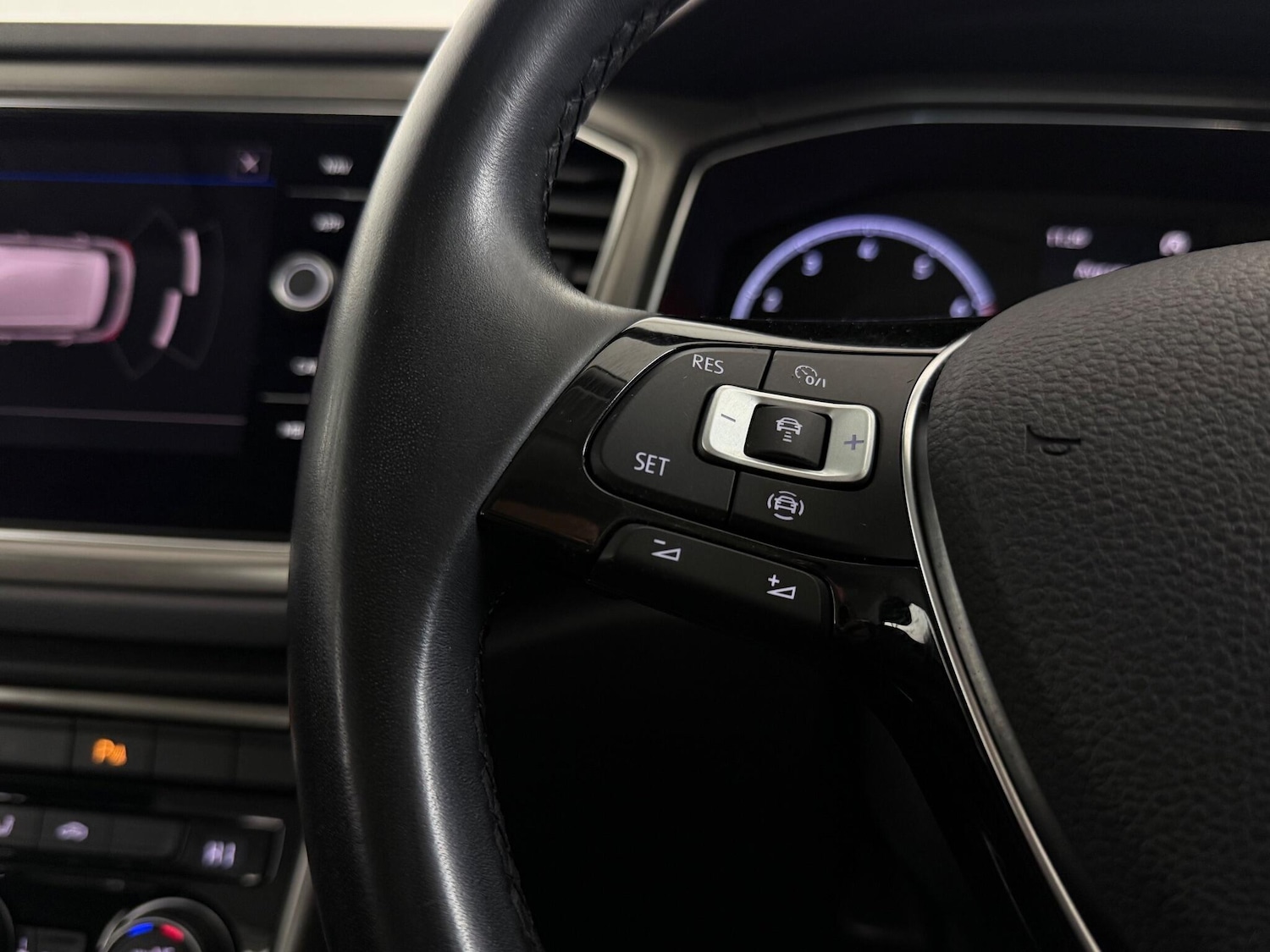 Used Volkswagen T-Roc 2020 for sale - 76468638: Photo 26