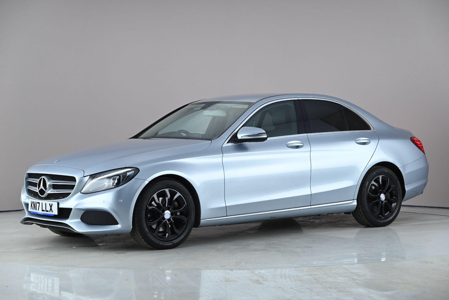 Used Mercedes-Benz C Class 2017 for sale - 77497665: Photo 2