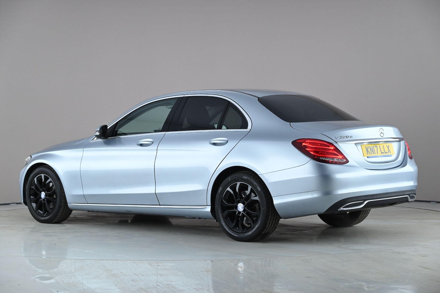 Used Mercedes-Benz C Class 2017 for sale - 77497665: Photo 4