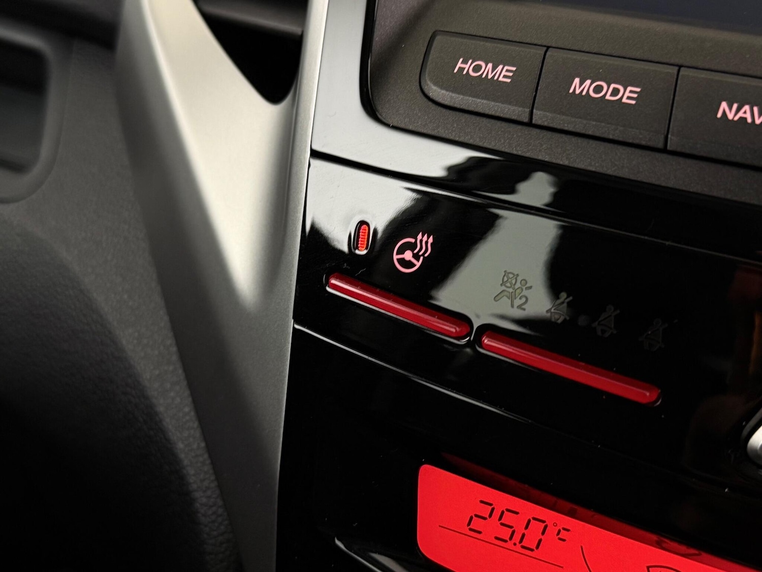 Used Ssangyong Tivoli 2020 for sale - 77156603: Photo 36